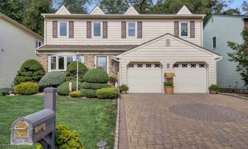 Property Photo:  140 Parkside Dr  NJ 07083 