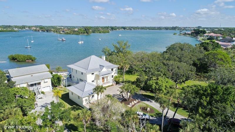 Property Photo:  820 Laguna Drive  FL 34285 