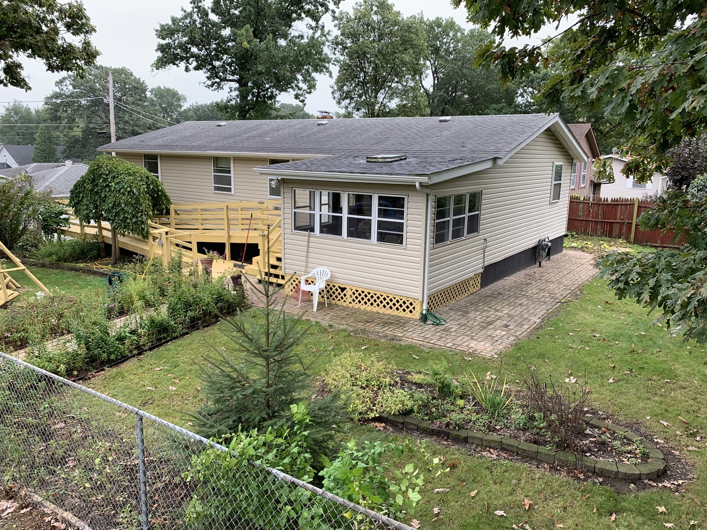 Property Photo: 1301 North Avenue IL 60505