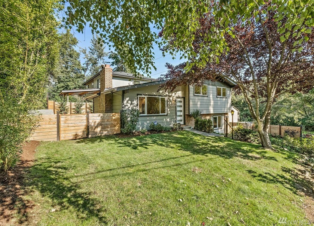 Property Photo:  2400 SW Myrtle St  WA 98106 