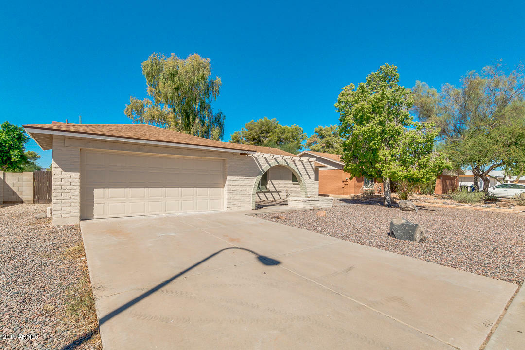 Property Photo:  7142 S La Rosa Drive  AZ 85283 