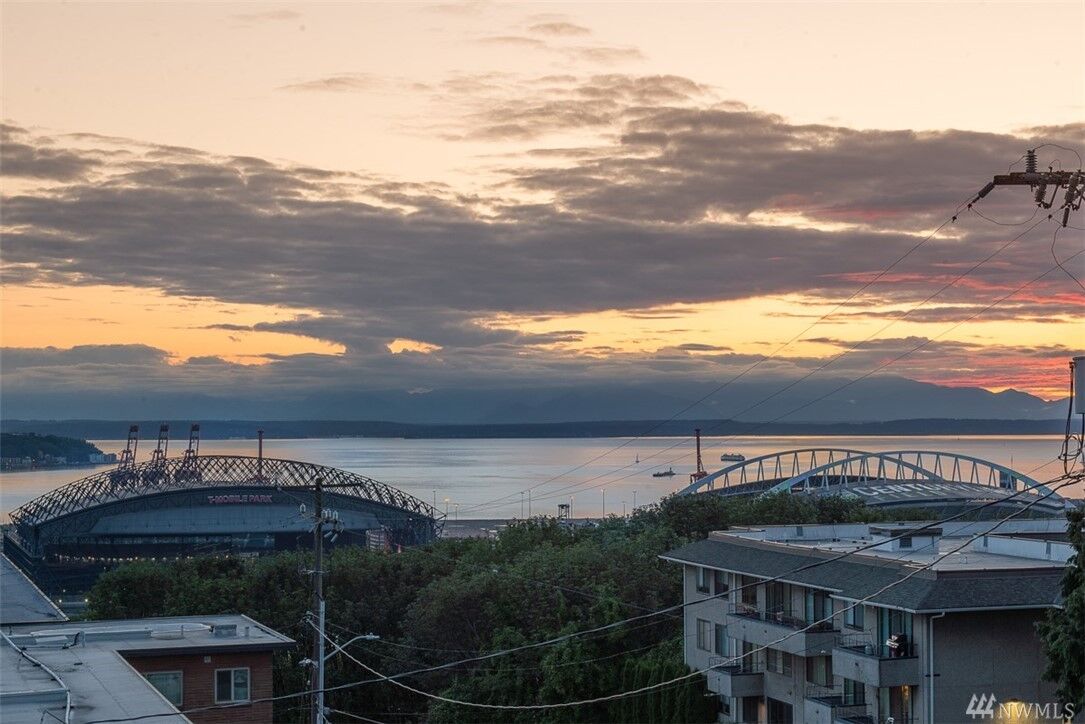 Property Photo:  1201 S Atlantic St  WA 98144 