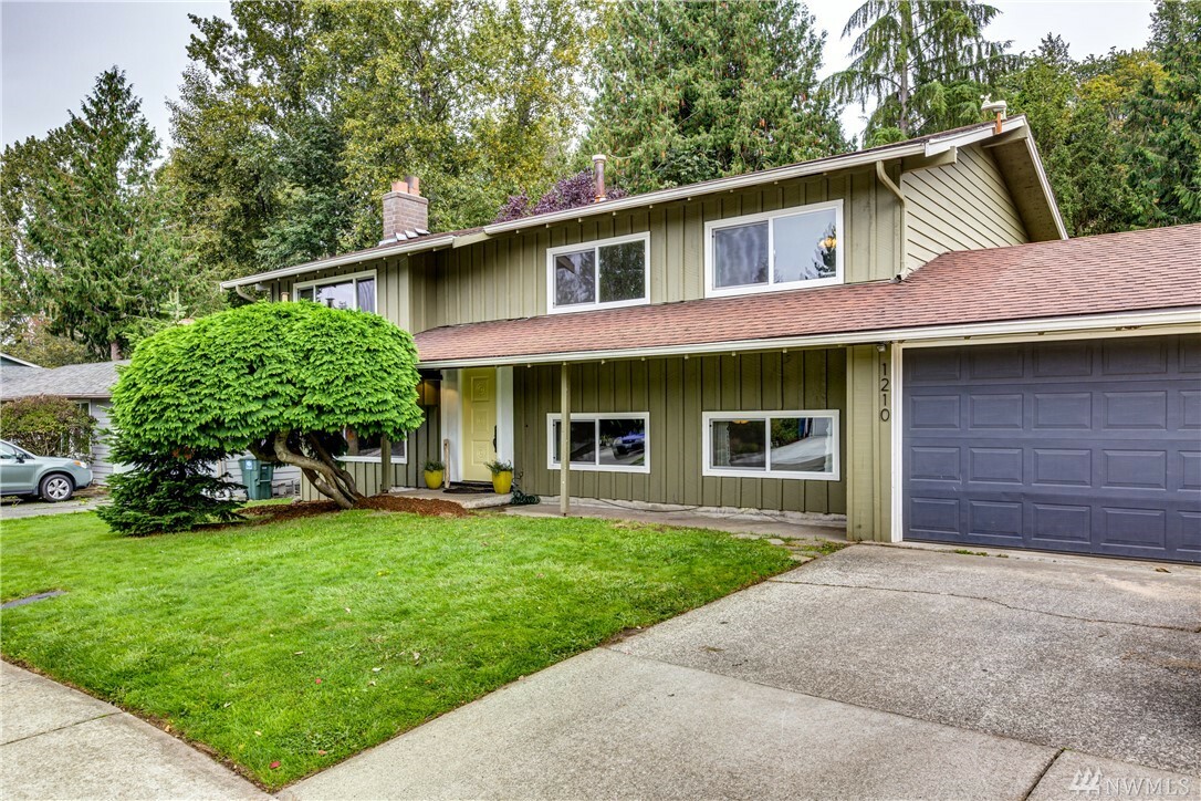 Property Photo:  1210 Kenoyer Dr  WA 98229 