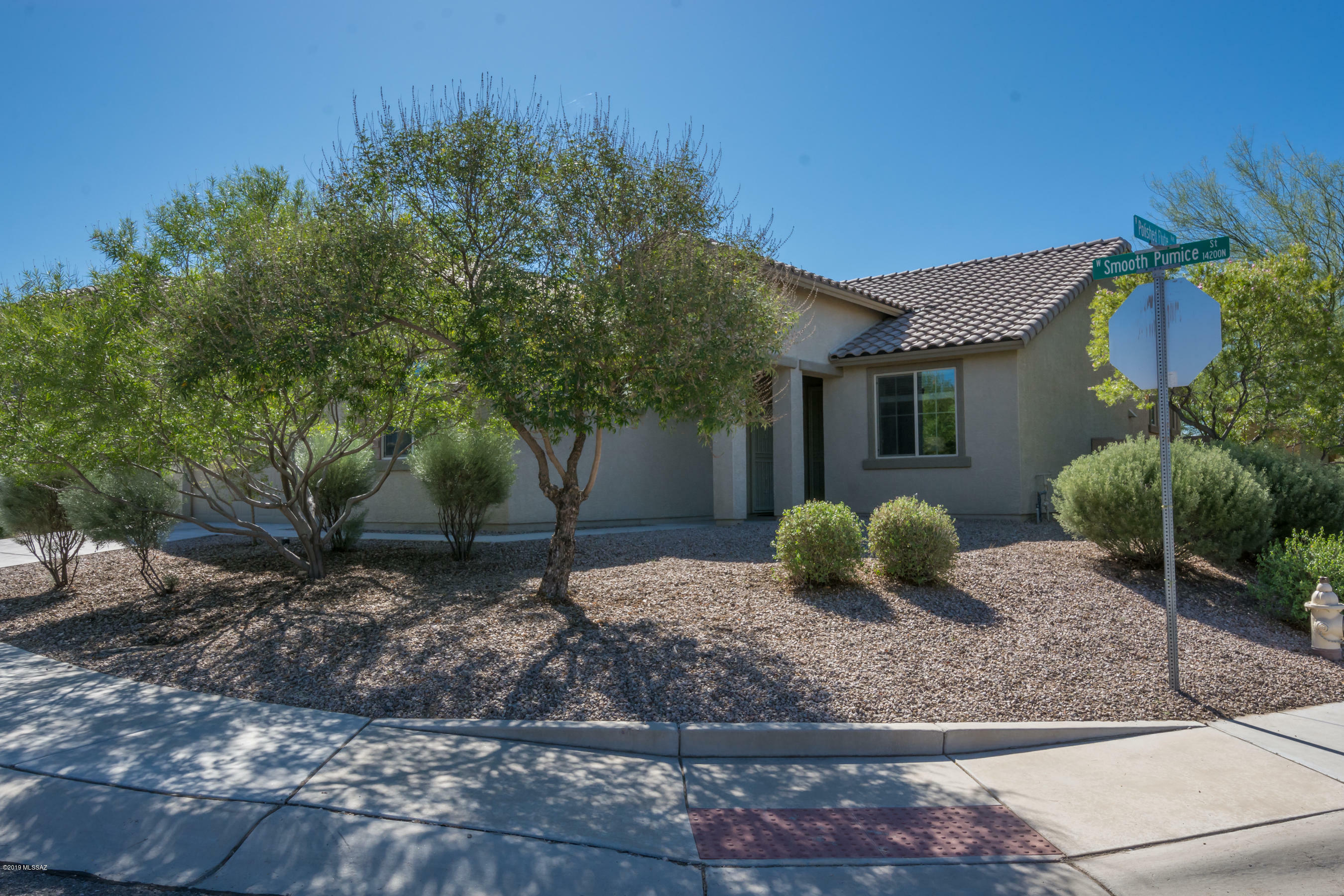 Property Photo: 11327 W Smooth Pumice Street AZ 85658