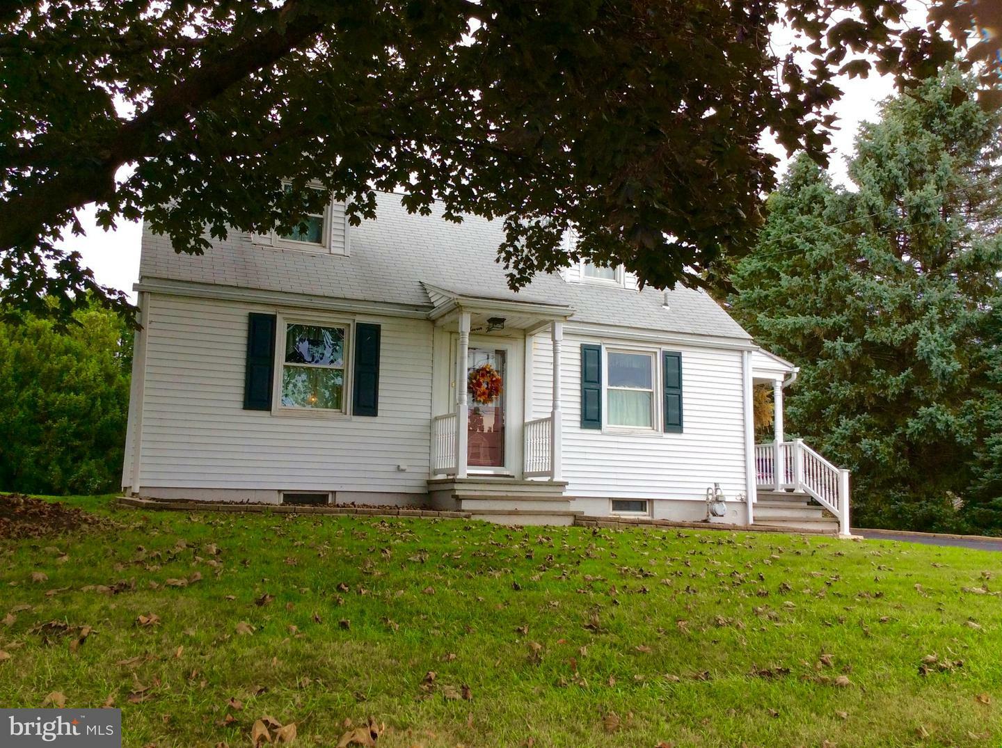 Property Photo: 710 Locust Street PA 17368