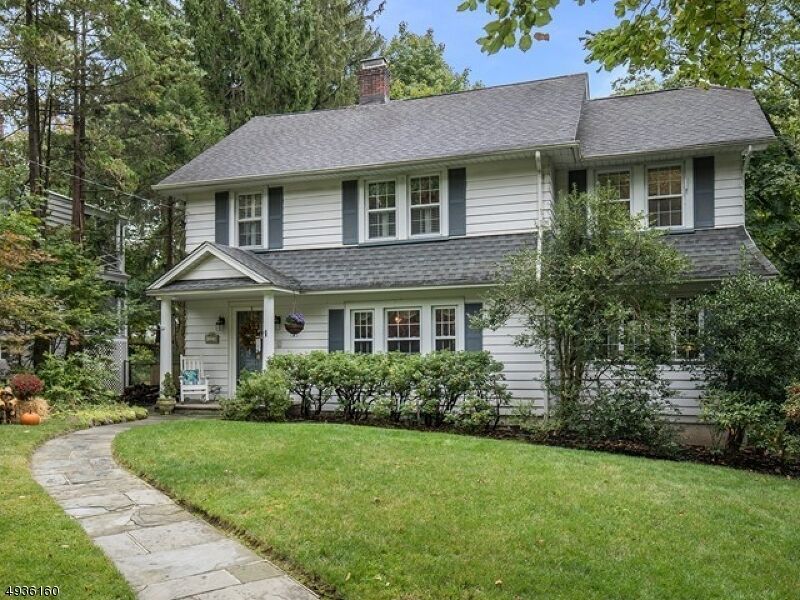 Property Photo: 22 Knollwood Ter NJ 07006
