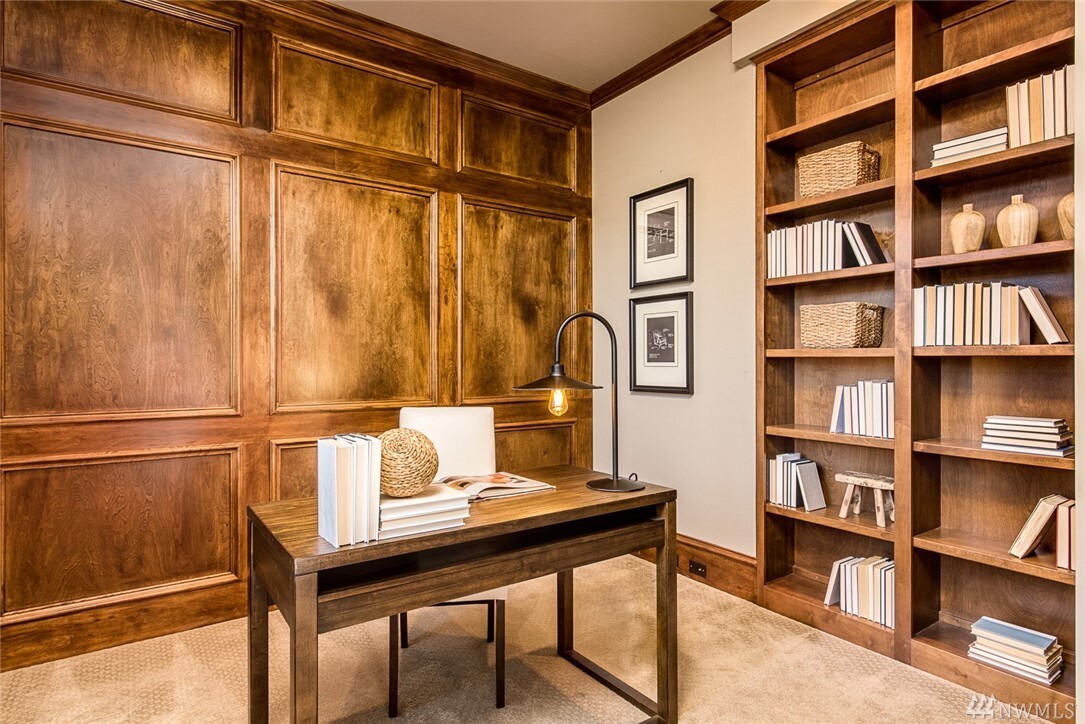 Property Photo: 4001 W Dravus Street WA 98199