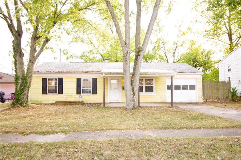 Property Photo: 1621 Dale Ridge Road OH 45344