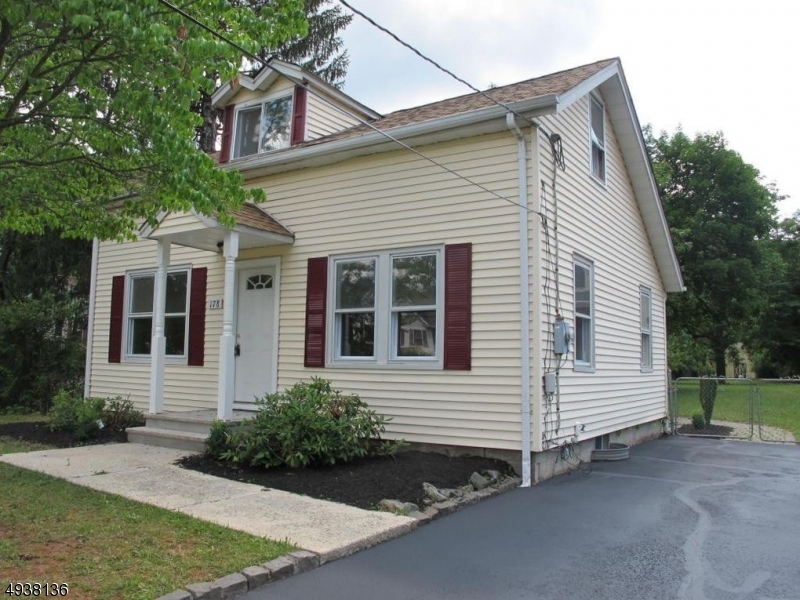 Property Photo:  178 Leghorn Ave  NJ 08807 