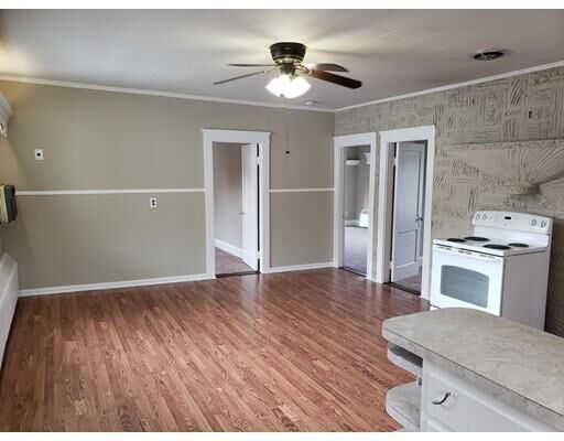 Property Photo: 15 Tobey Rd 15 MA 01826