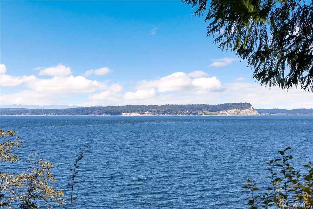 Property Photo: 3551 NE Crossett Way WA 98340