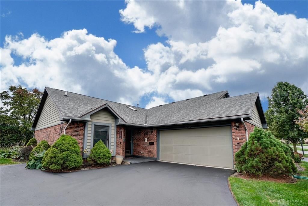 Property Photo: 3106 Country Side Court 3106 OH 45503