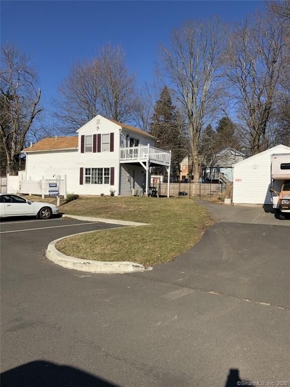 Property Photo:  140 1/2 Charter Oak Street  CT 06040 