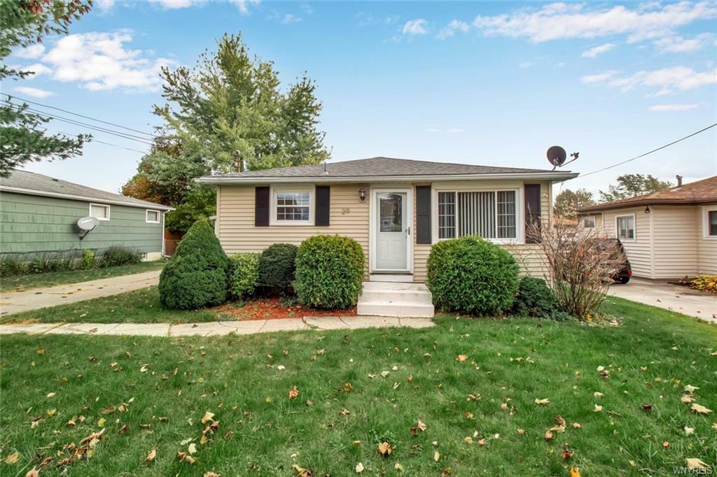 Property Photo:  29 Wyandotte Street  NY 14043 