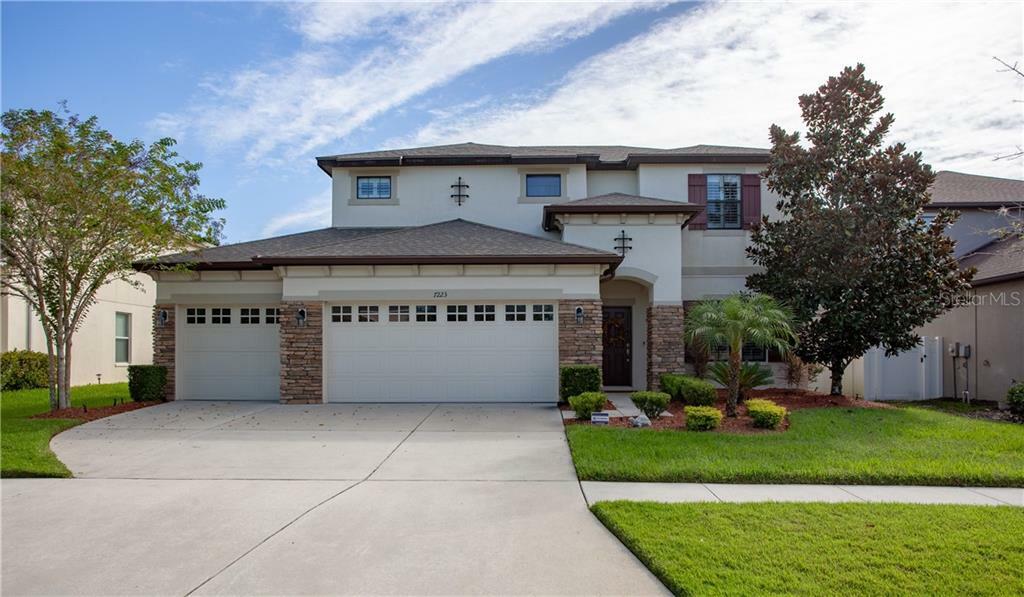 Property Photo: 7223 Peregrina Loop FL 33545