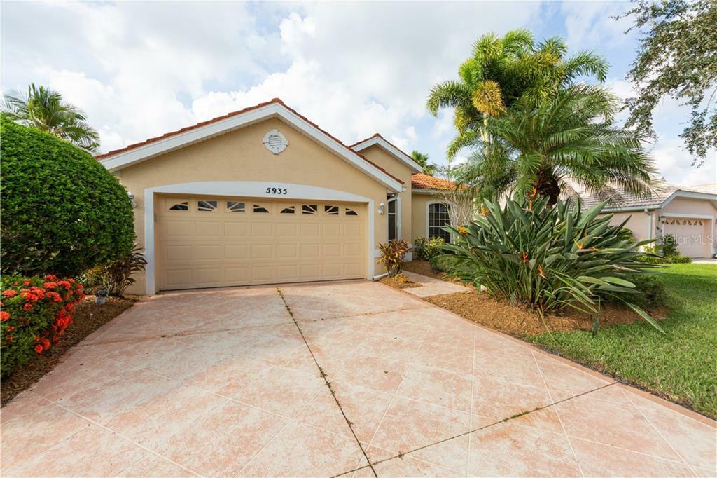 Property Photo:  5935 Sandstone Avenue  FL 34243 