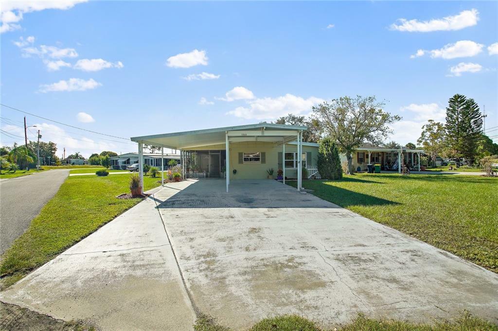 Property Photo:  1513 Pleasant Street  FL 32778 