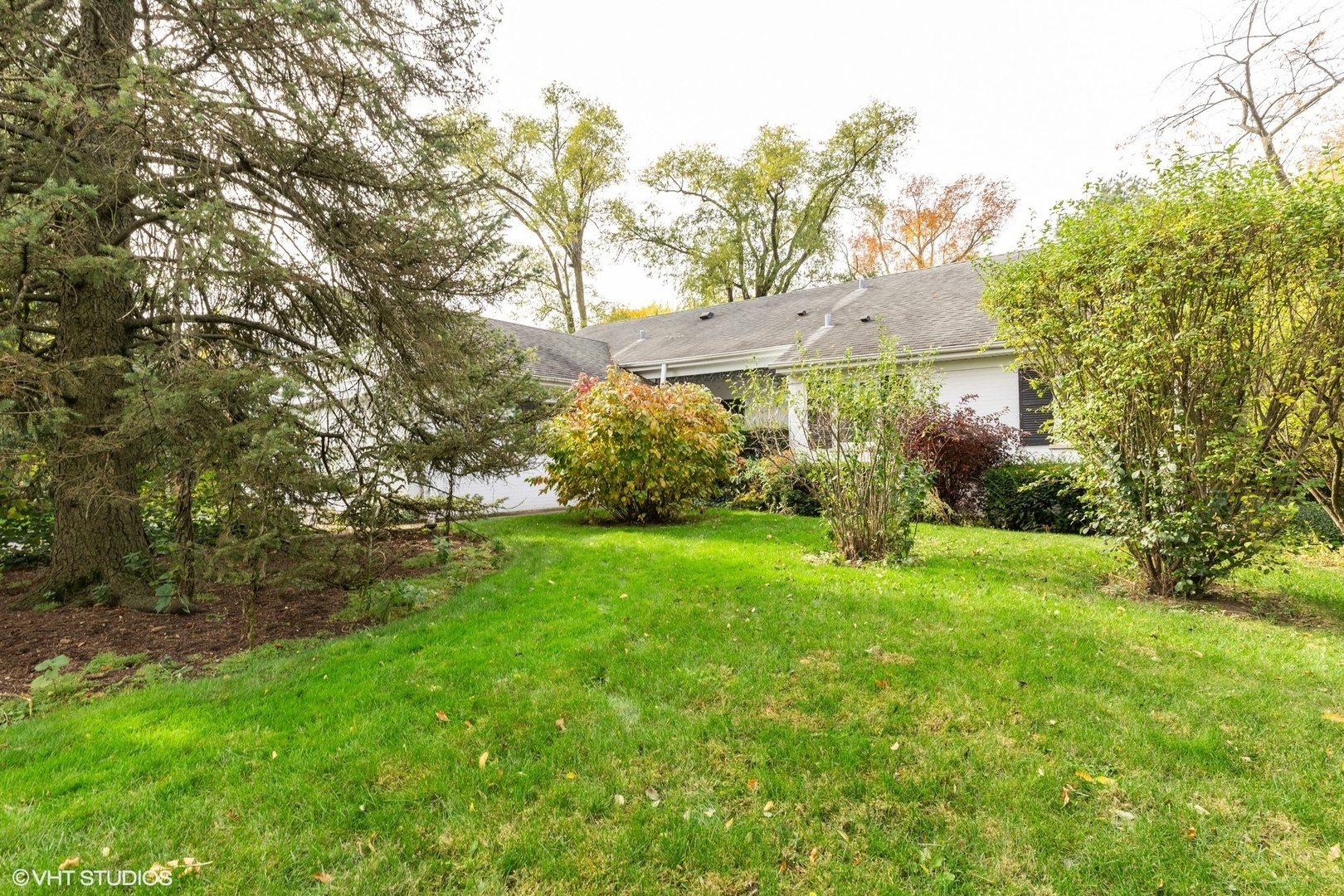 Property Photo:  8 Orchard Lane  IL 60029 