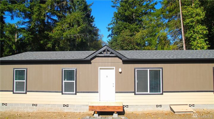 Property Photo:  132 N National Avenue Left  WA 98312 