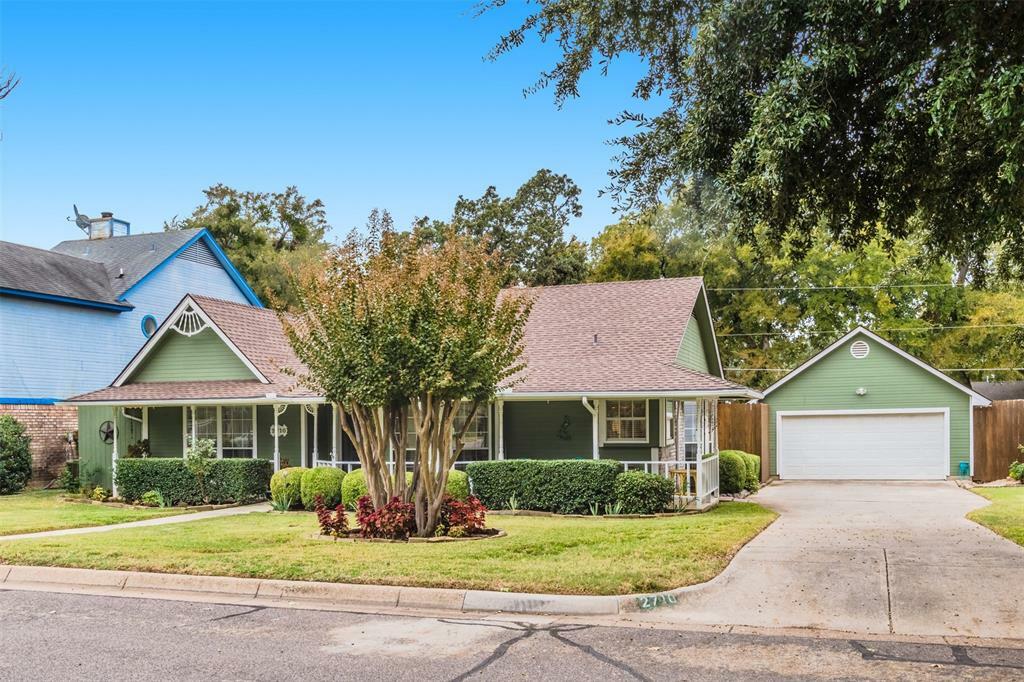 Property Photo:  2710 Wolff Drive  TX 76015 