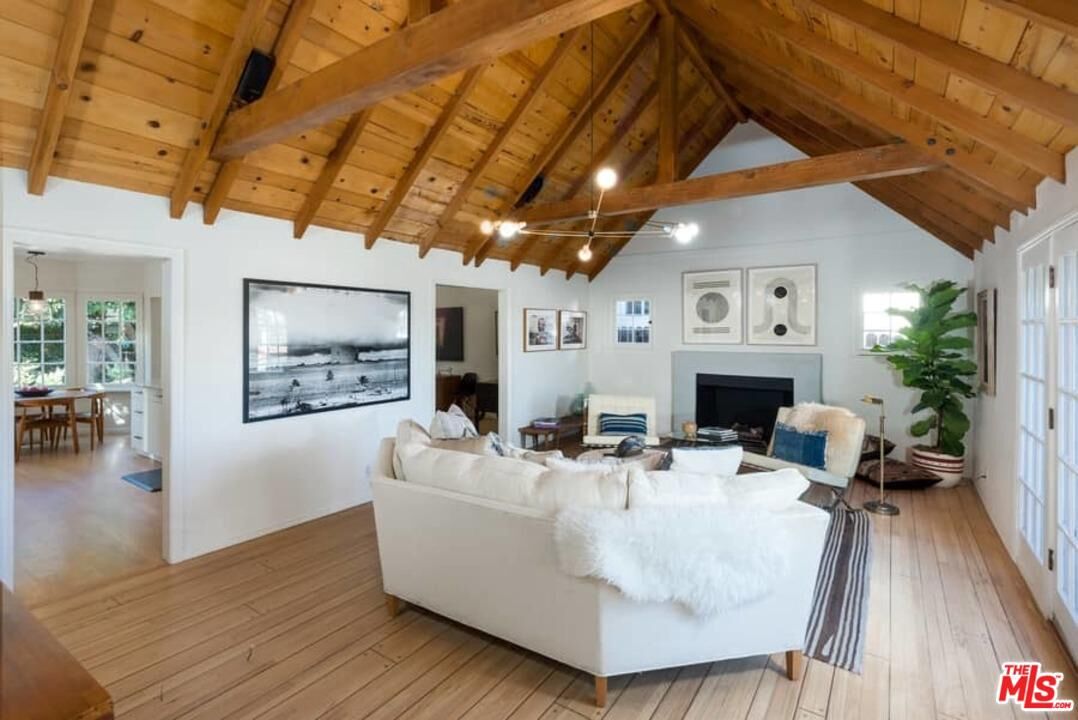 Property Photo:  1669 N Dillon St  CA 90026 