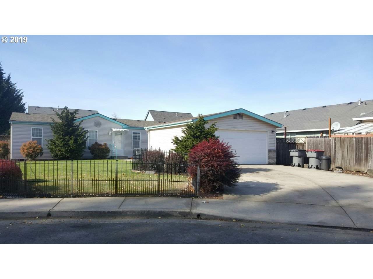 Property Photo: 358 NE Faulconer Ct OR 97378
