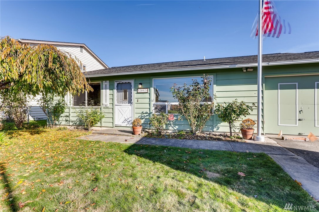 Property Photo:  2002  Pike Street NE  WA 98002 