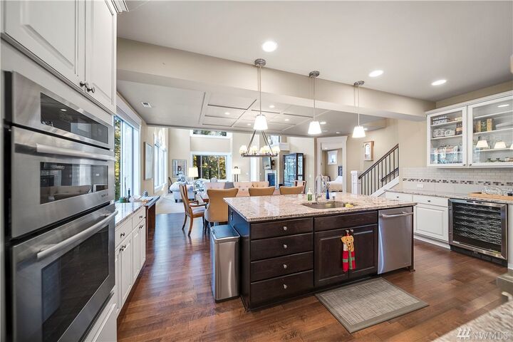 Property Photo:  7248  115th Place SE  WA 98056 