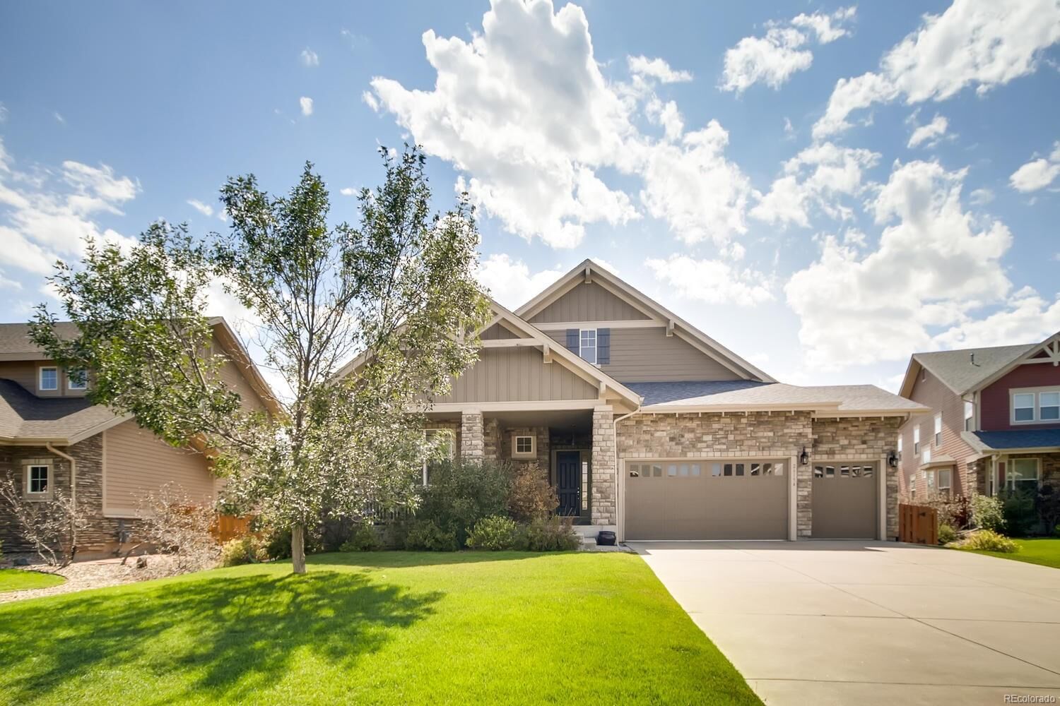 Property Photo: 26154 E Applewood Place CO 80016