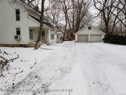 Property Photo:  610 N Deerfield Avenue  MI 48917 