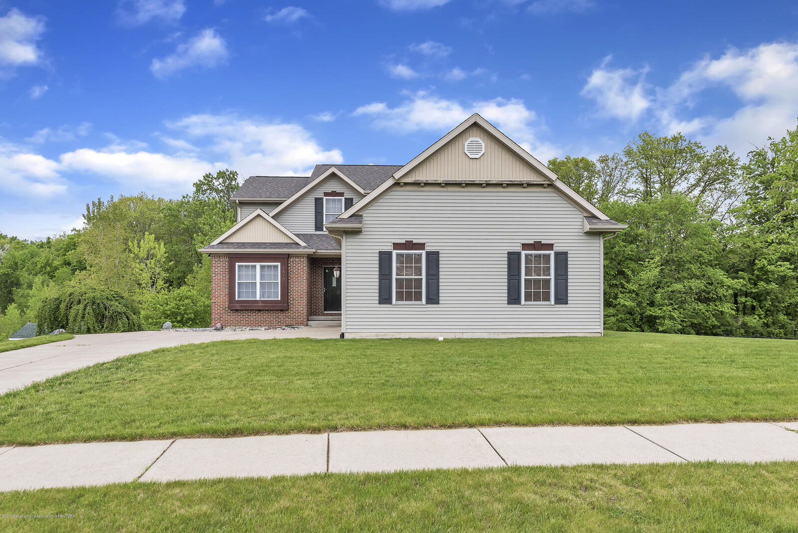 Property Photo:  1417 Jordan Court  MI 48917 