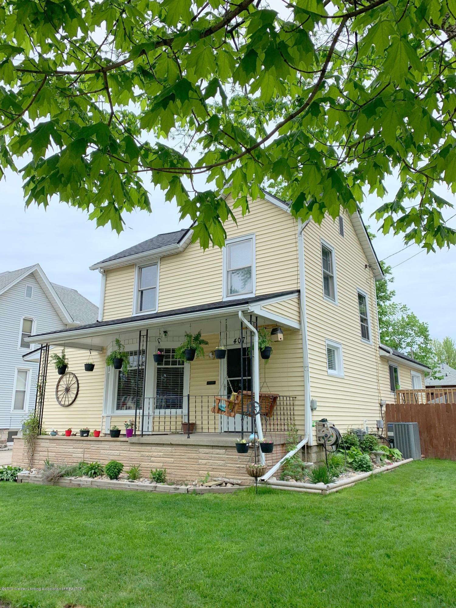 Property Photo:  407 E State Street  MI 48879 