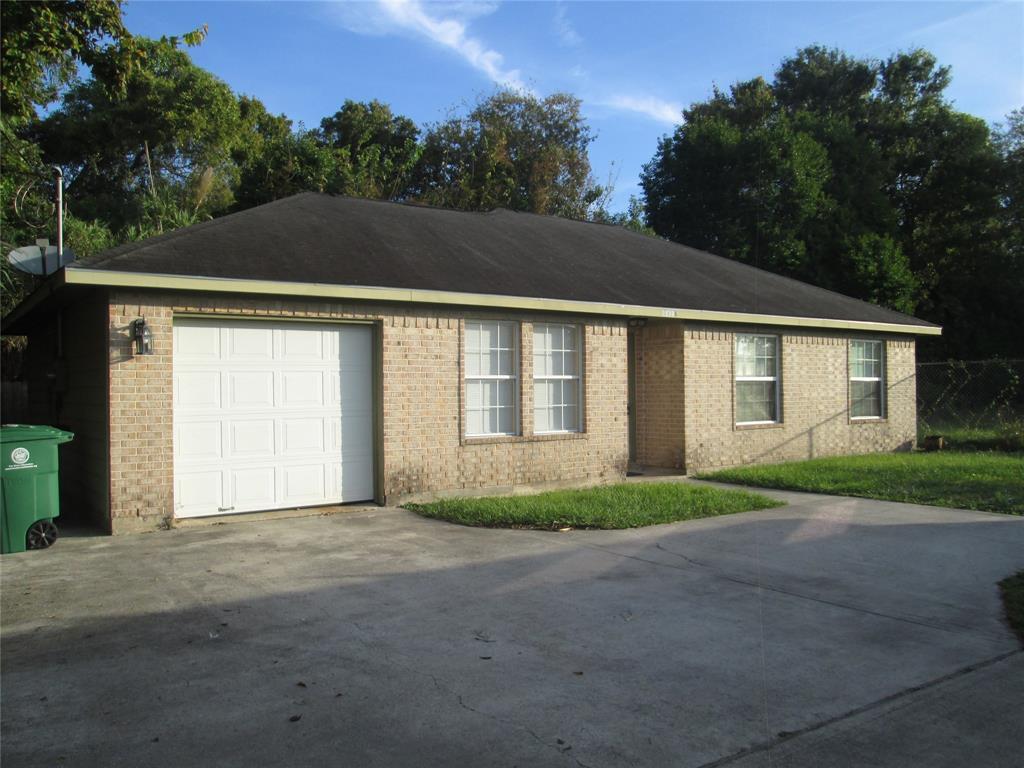 Property Photo: 5007 Reed Road B TX 77033