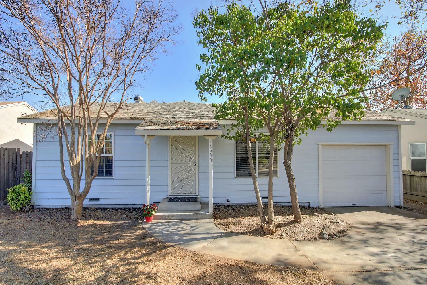 Property Photo:  3930 Ivy Street  CA 95838 