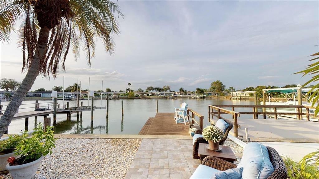 Property Photo:  457 Boca Ciega Point Boulevard N  FL 33708 