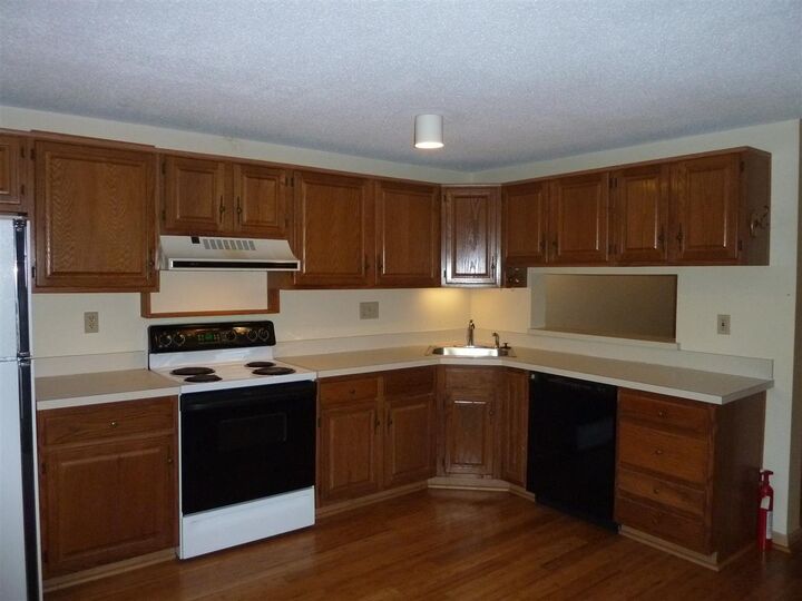 Property Photo:  33 Bartemus Trail  NH 03063 