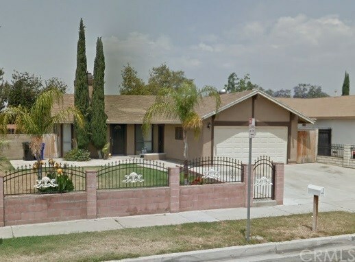 Property Photo:  9934 Poplar Avenue  CA 92335 