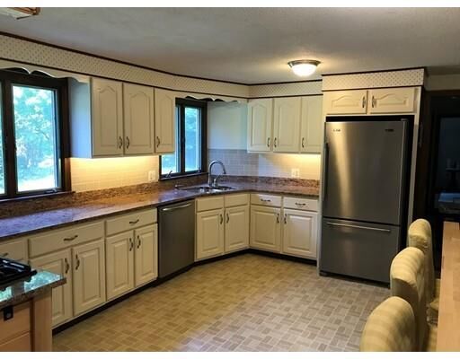 Property Photo:  4 Maplewood Dr  MA 01095