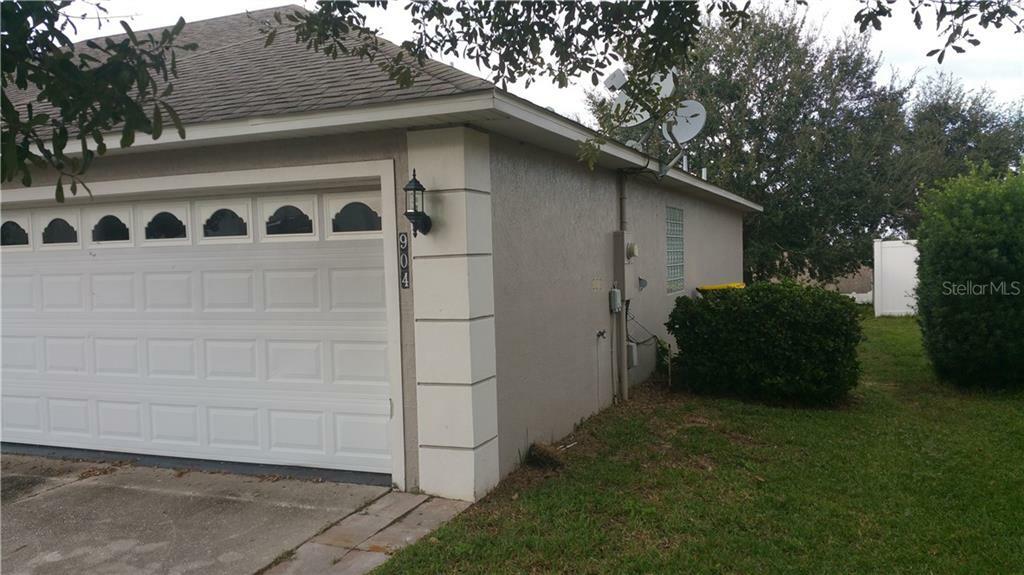 Property Photo:  904 Cornell Avenue  FL 34711 