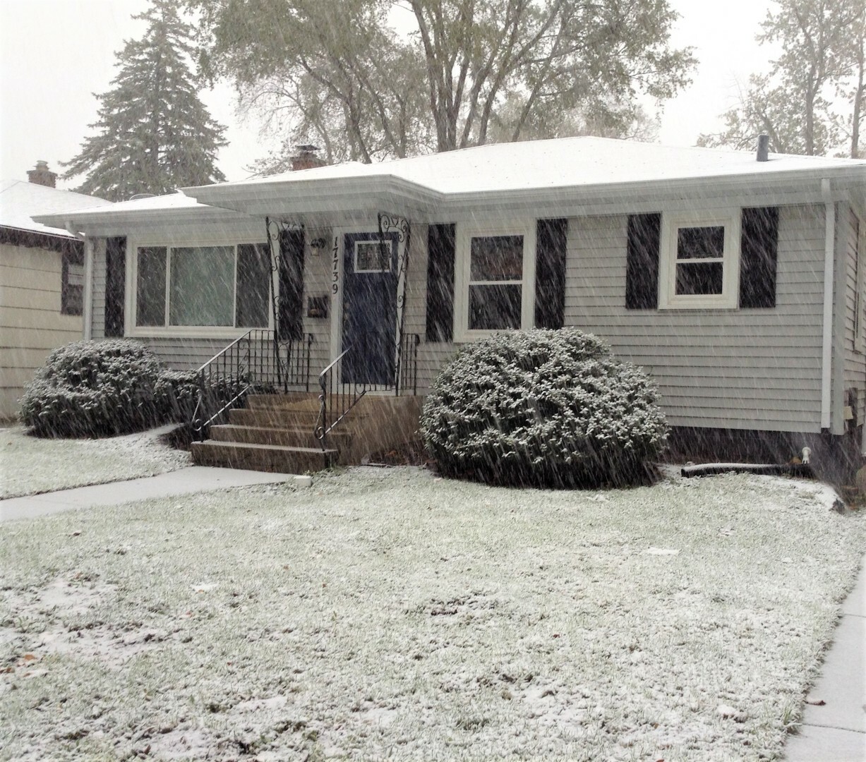 Property Photo:  17739 Wentworth Avenue  IL 60438 