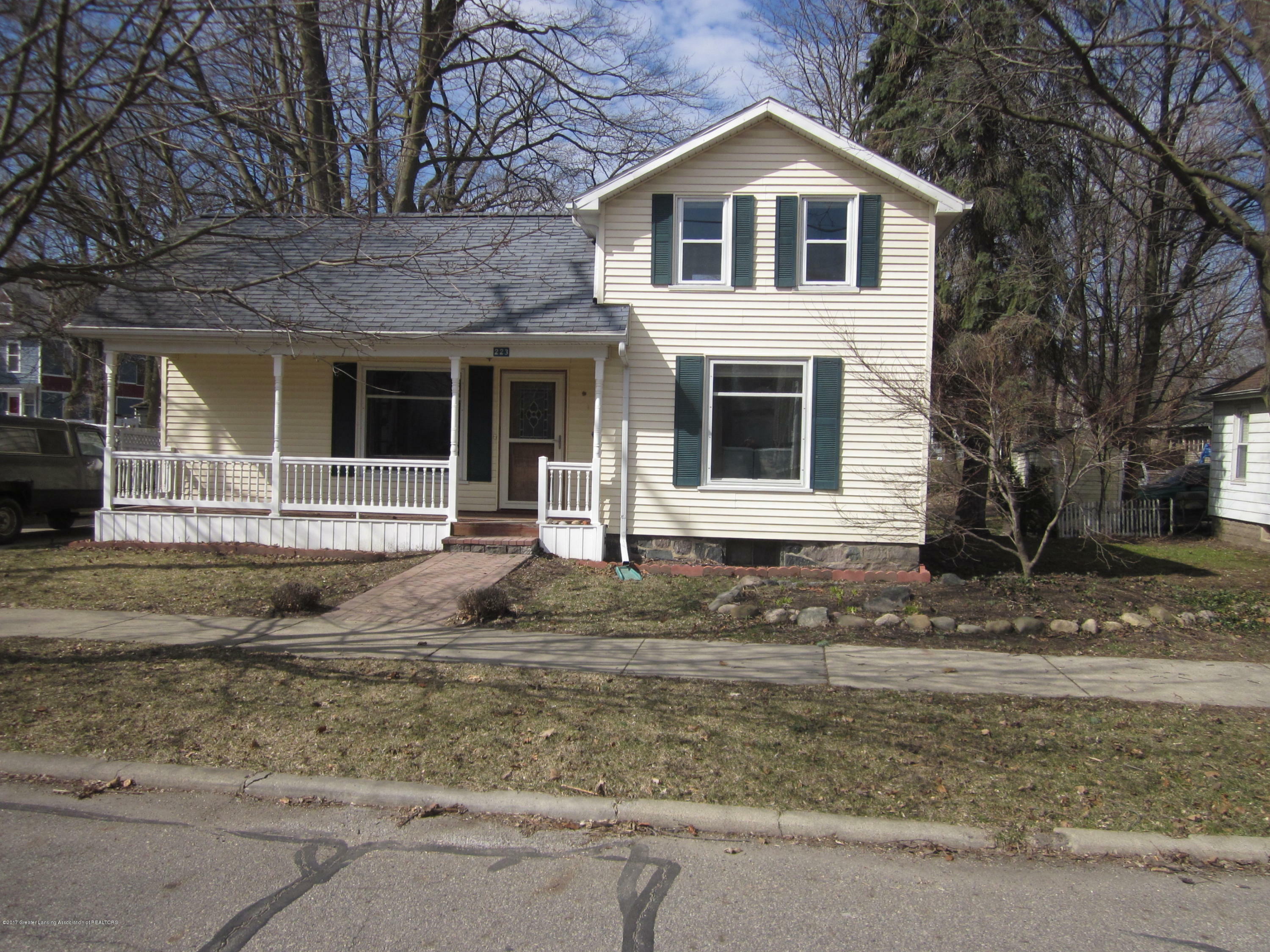 Property Photo:  223 N Washington  MI 48813 