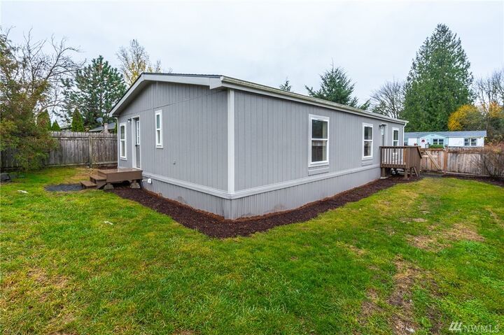 Property Photo:  522  6th Avenue NW  WA 98532 