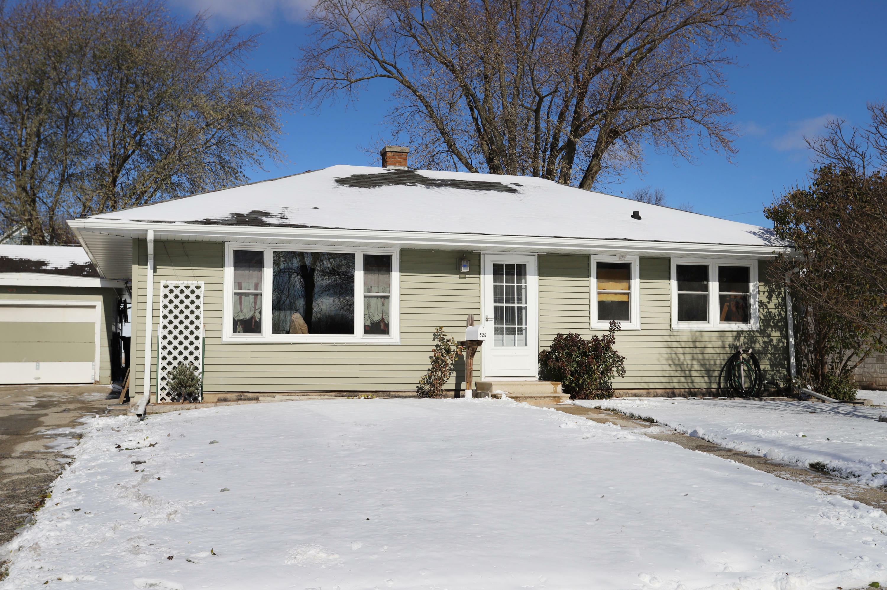 Property Photo:  526 Clifford St  WI 53073 