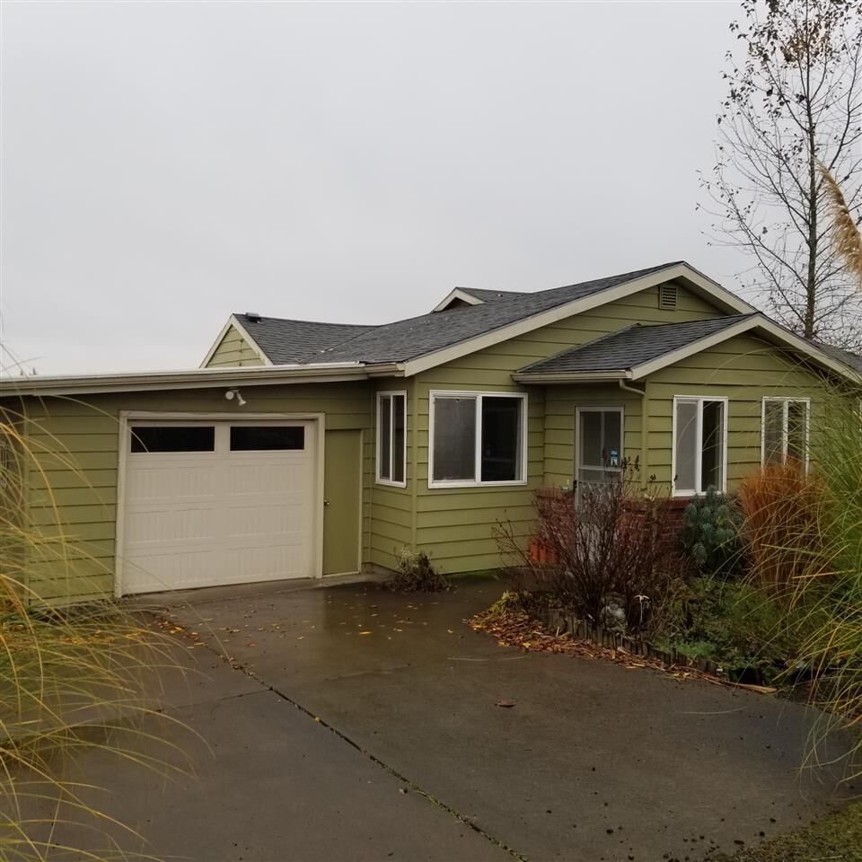 Property Photo:  11190  Meridian St  OR 97351 