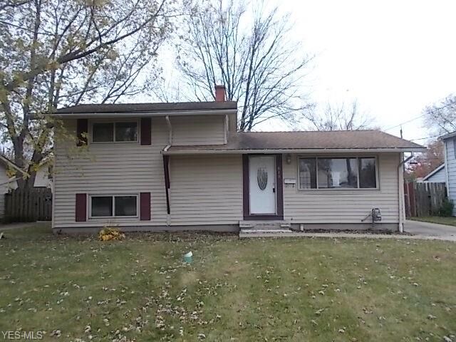 Property Photo:  810 West Drive  OH 44054 