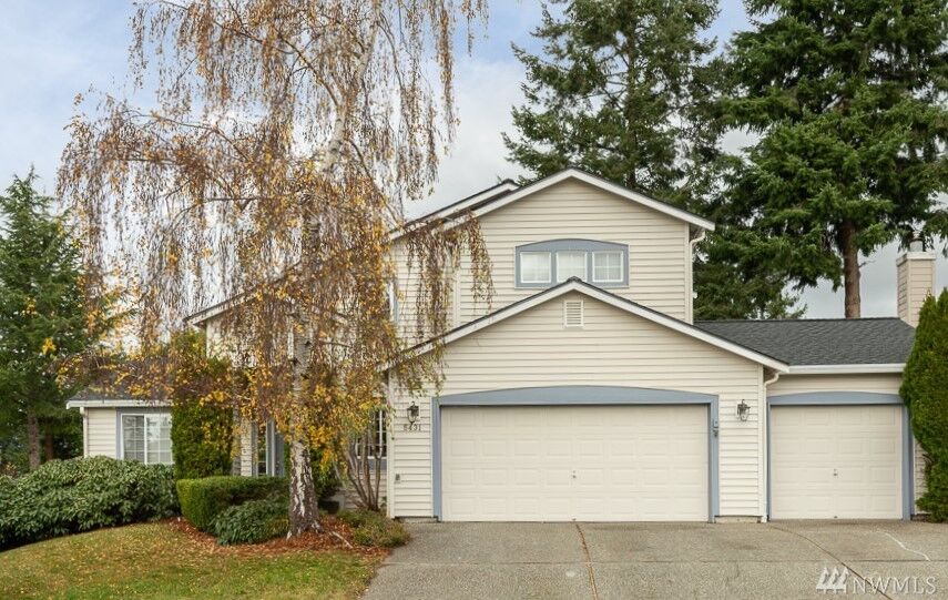 Property Photo:  5431  1st Avenue SE  WA 98203 