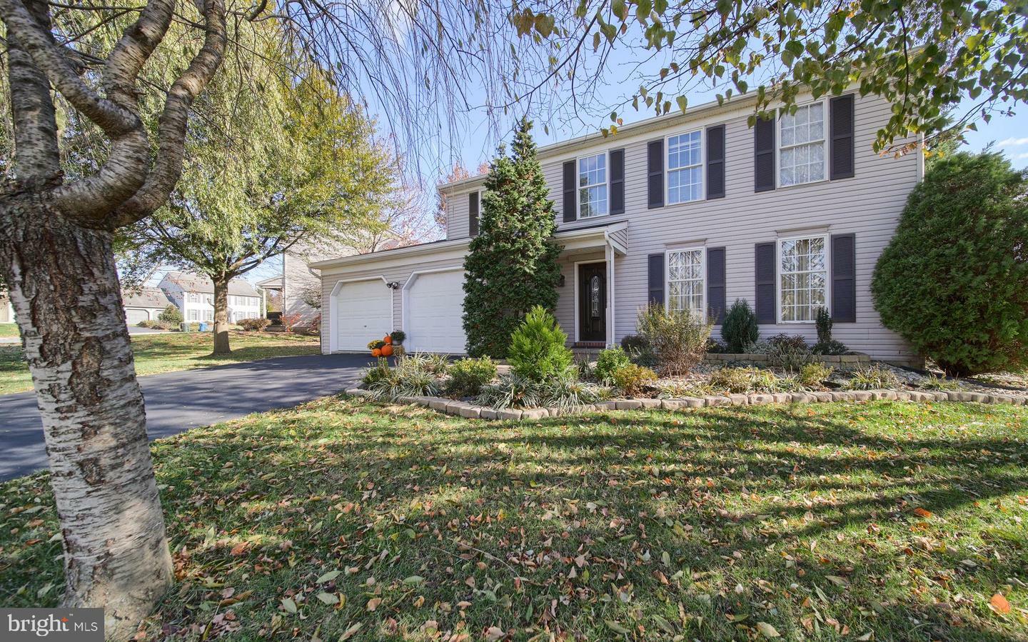 Property Photo:  4072 Woodcrest Lane  PA 17512 