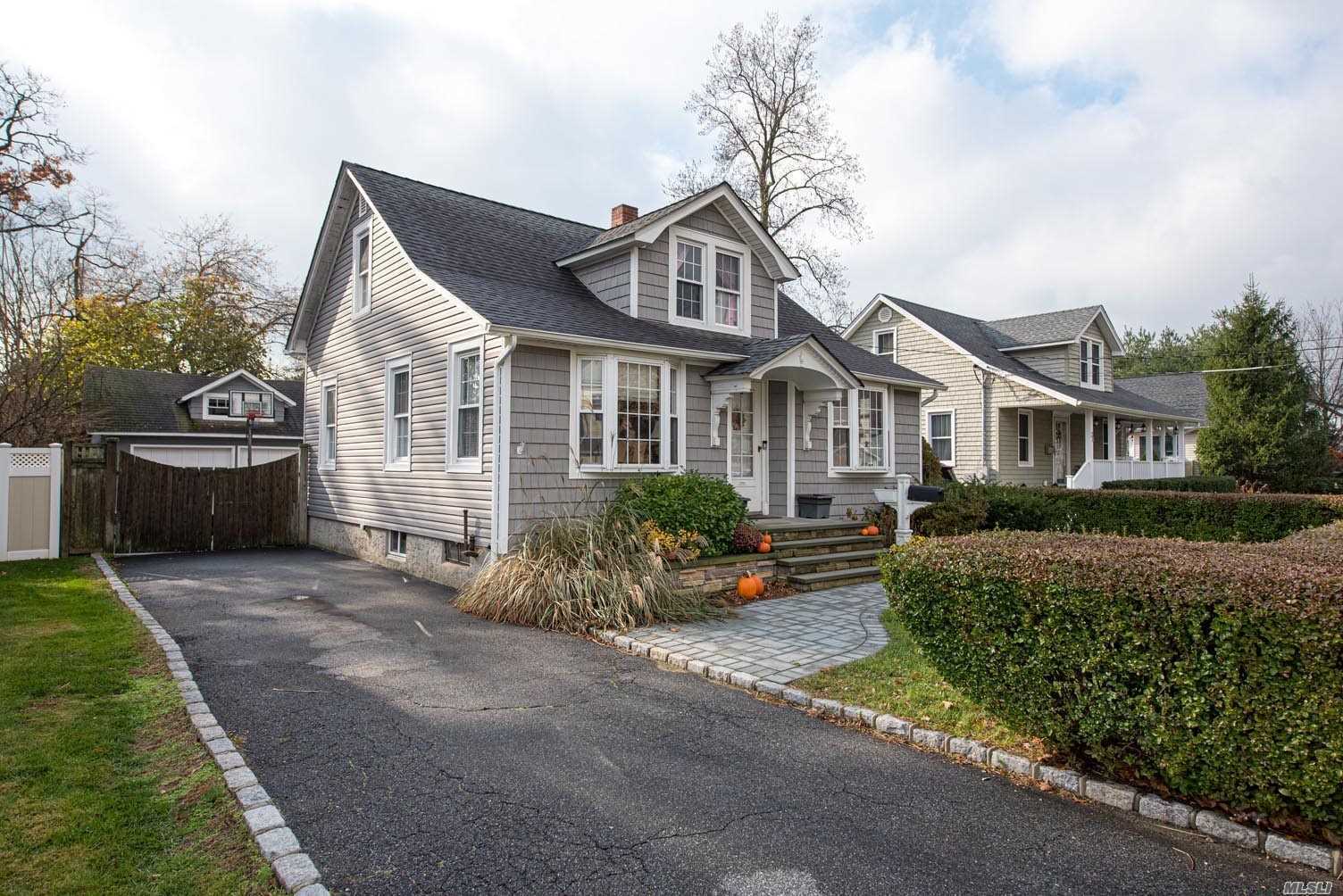 Property Photo:  42 Hemlock Street  NY 11751 