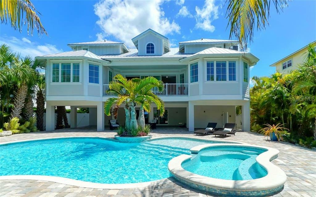 Property Photo: 520 Kumquat Drive FL 34216