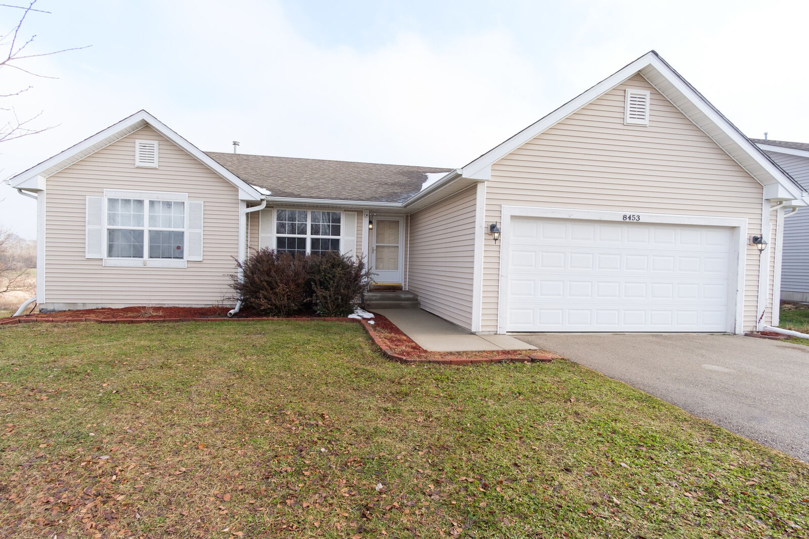Property Photo: 8453 Crooked Bend Road IL 61115